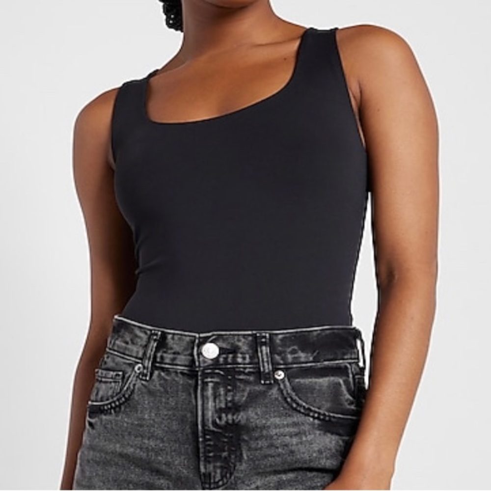Express high compression body contour matte scoop neck thong bodysuit